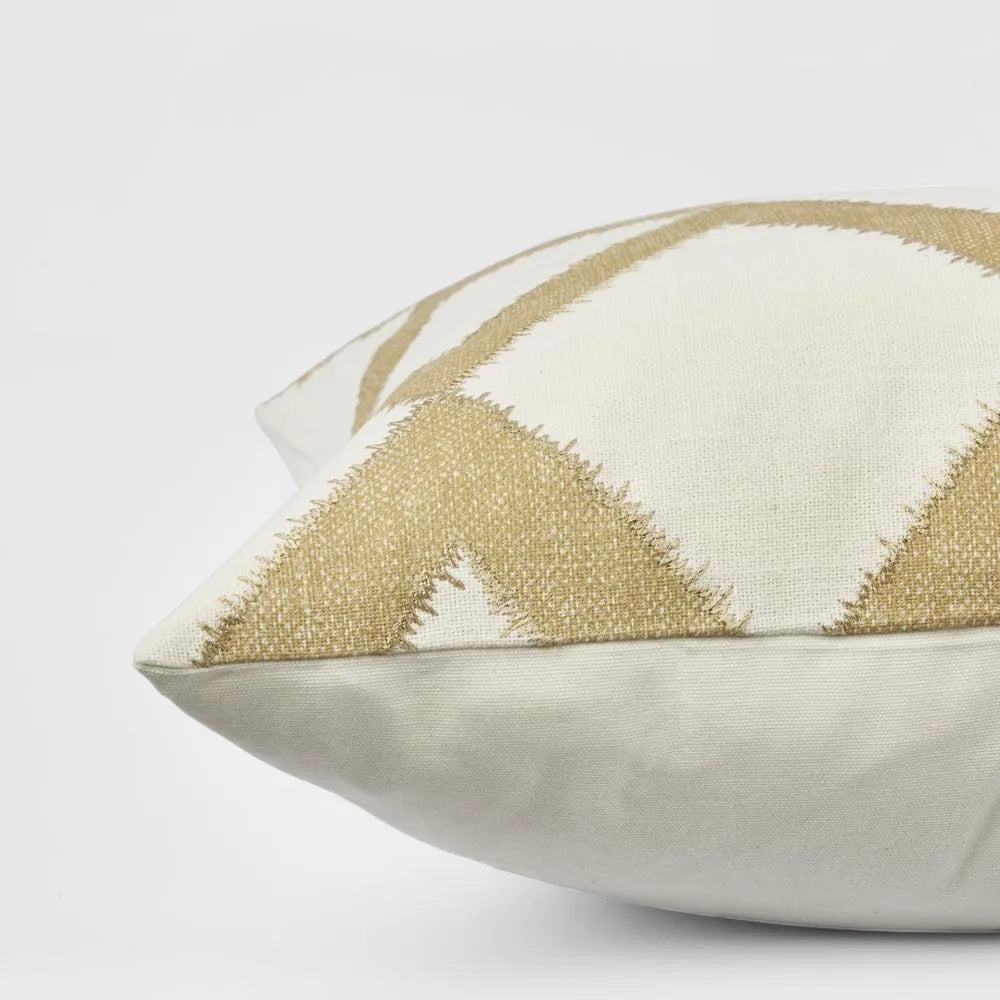 Hayfield 50 x 50 White/Mustard Cushion
