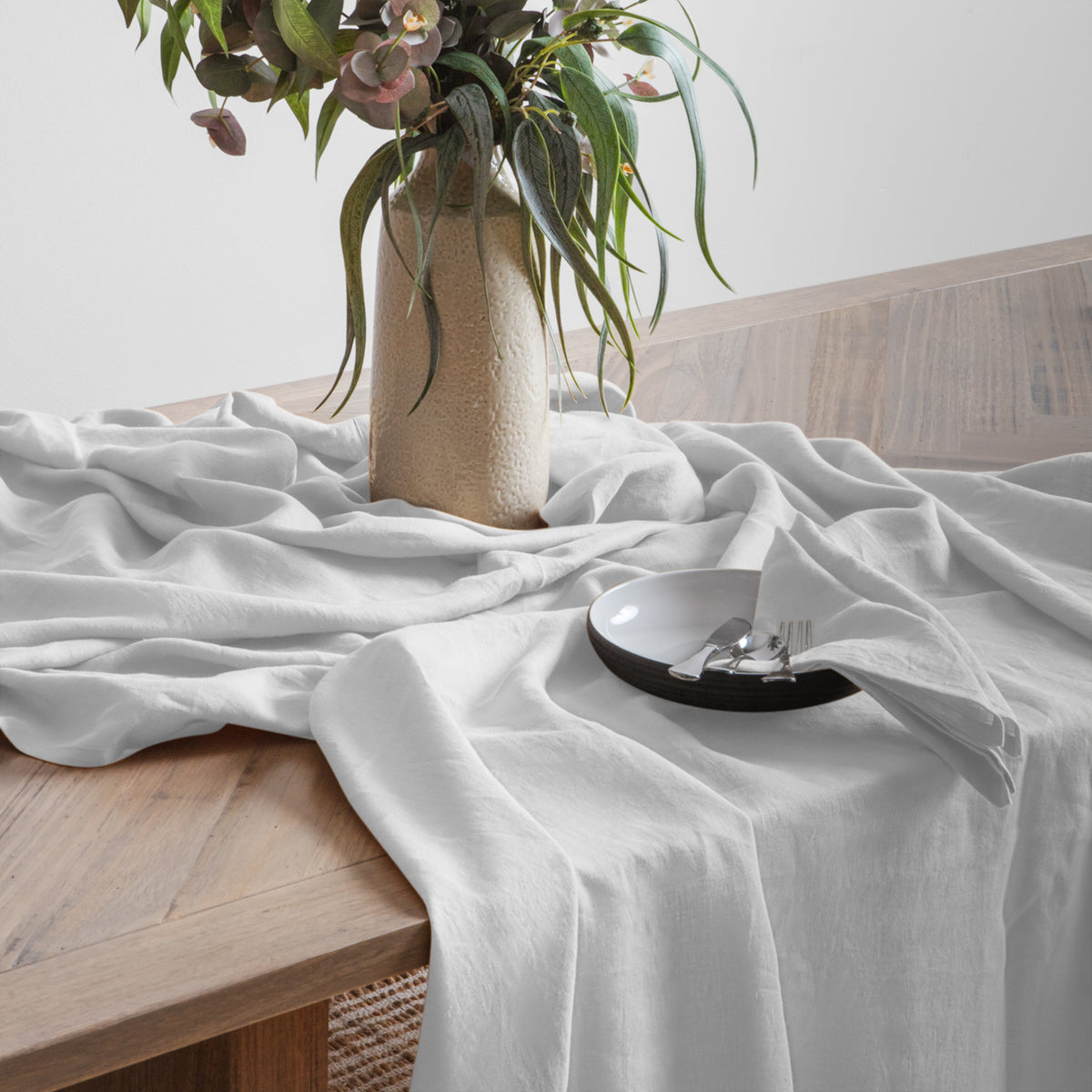 Linen Collection Tablecloth 150 x 270 White